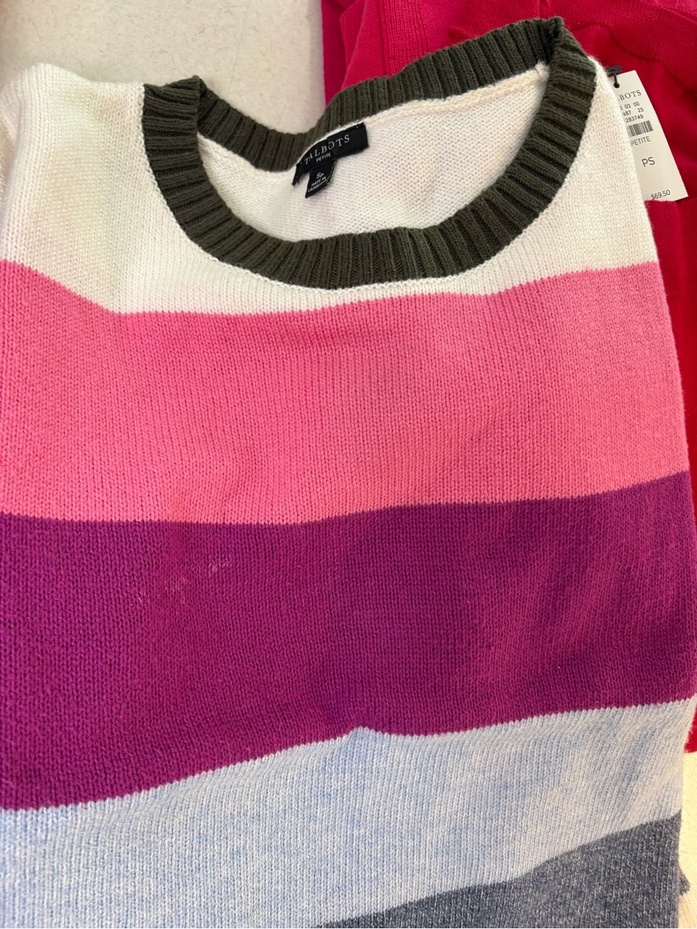 Closet Clean Out Women’s 13 Shirts/ Great For Resellers - Picture 14 of 16